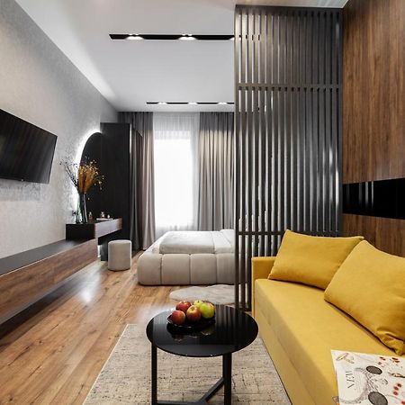 Dream Apartament On Drahomanova Street Leopoli Esterno foto