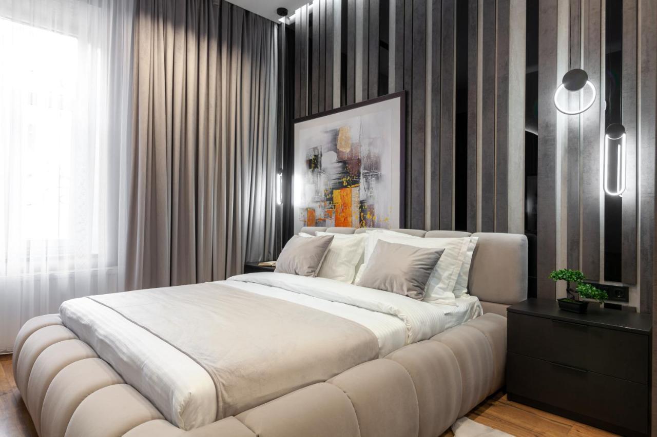 Dream Apartament On Drahomanova Street Leopoli Esterno foto