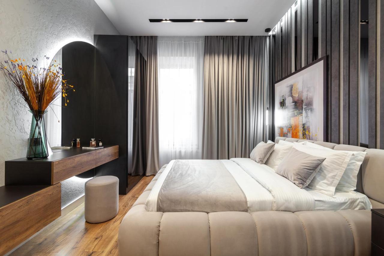 Dream Apartament On Drahomanova Street Leopoli Esterno foto