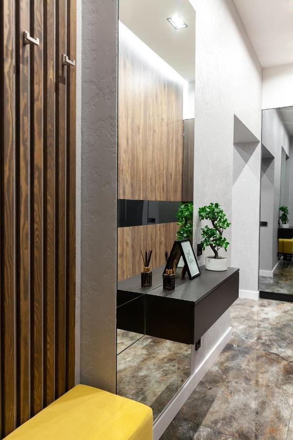 Dream Apartament On Drahomanova Street Leopoli Esterno foto