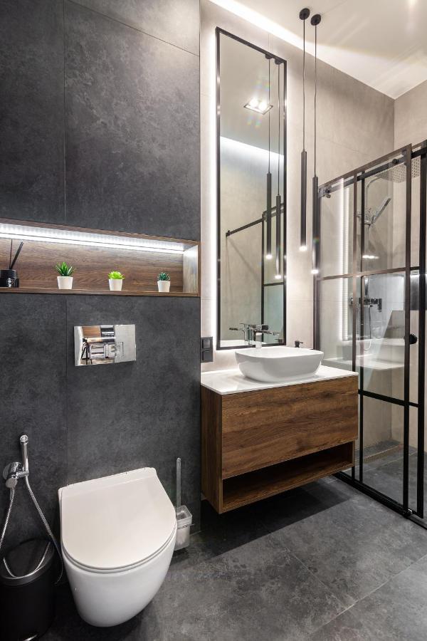 Dream Apartament On Drahomanova Street Leopoli Esterno foto