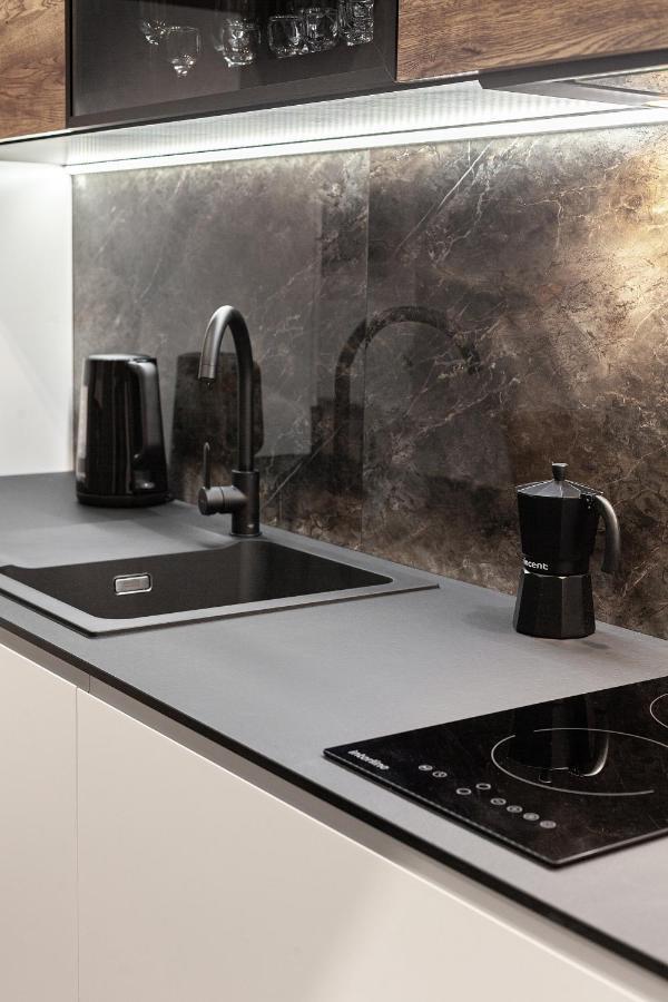 Dream Apartament On Drahomanova Street Leopoli Esterno foto